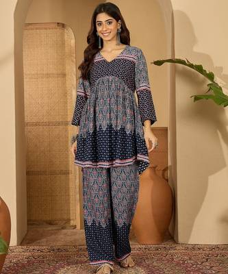 Printed v-neck top & trousers co-ords 1