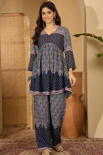 Printed v-neck top & trousers co-ords