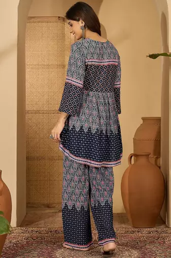 Printed v-neck top & trousers co-ords