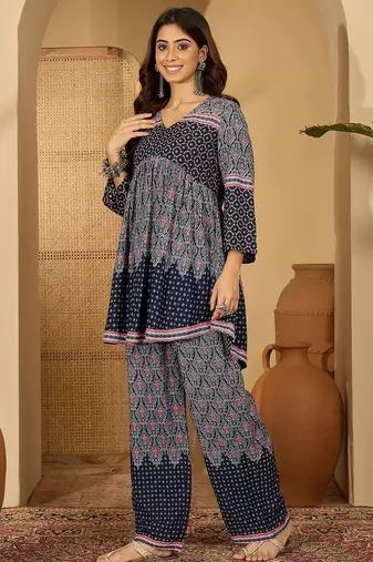 Printed v-neck top & trousers co-ords