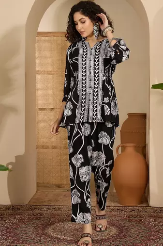 Printed v-neck top & trousers co-ords