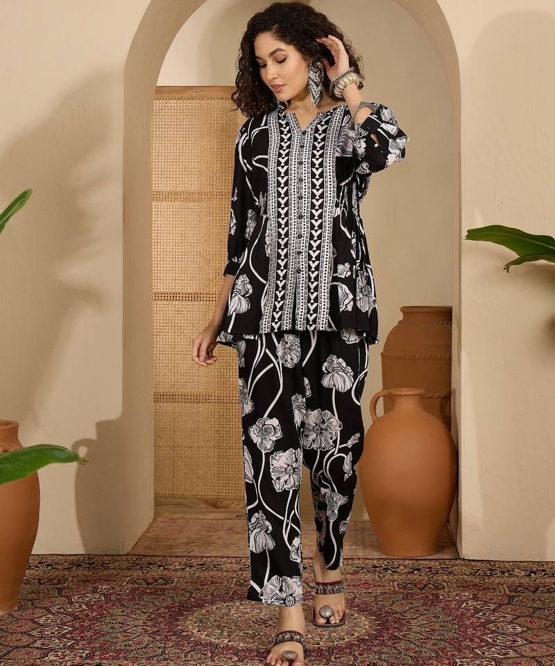 Printed v-neck top & trousers co-ords