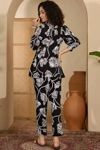 Printed v-neck top & trousers co-ords