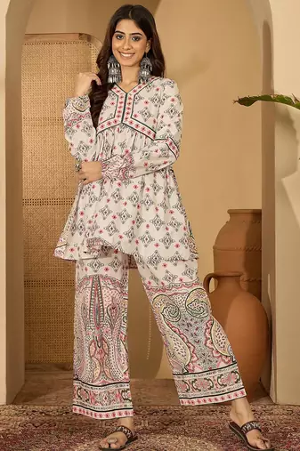Women off white pure cotton printed co-ords