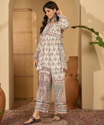 Women off white pure cotton printed co-ords 4