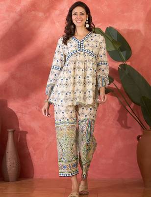 Women white pure cotton printed co-ords 1