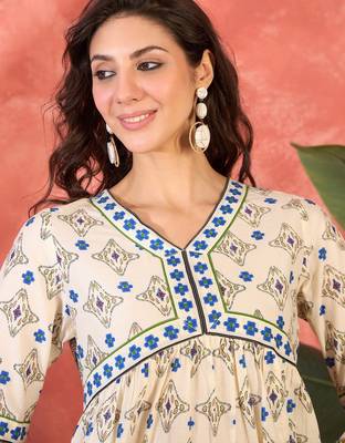 Women white pure cotton printed co-ords 5