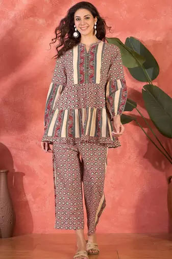 Women red cotton blend top with pant co-ord set
