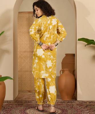 Women yellow pure cotton printed co-ords 2