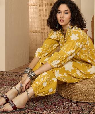 Women yellow pure cotton printed co-ords 5
