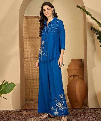 Women floral embroidered shirt & trousers co-ords 2