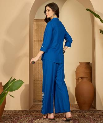 Women floral embroidered shirt & trousers co-ords 3