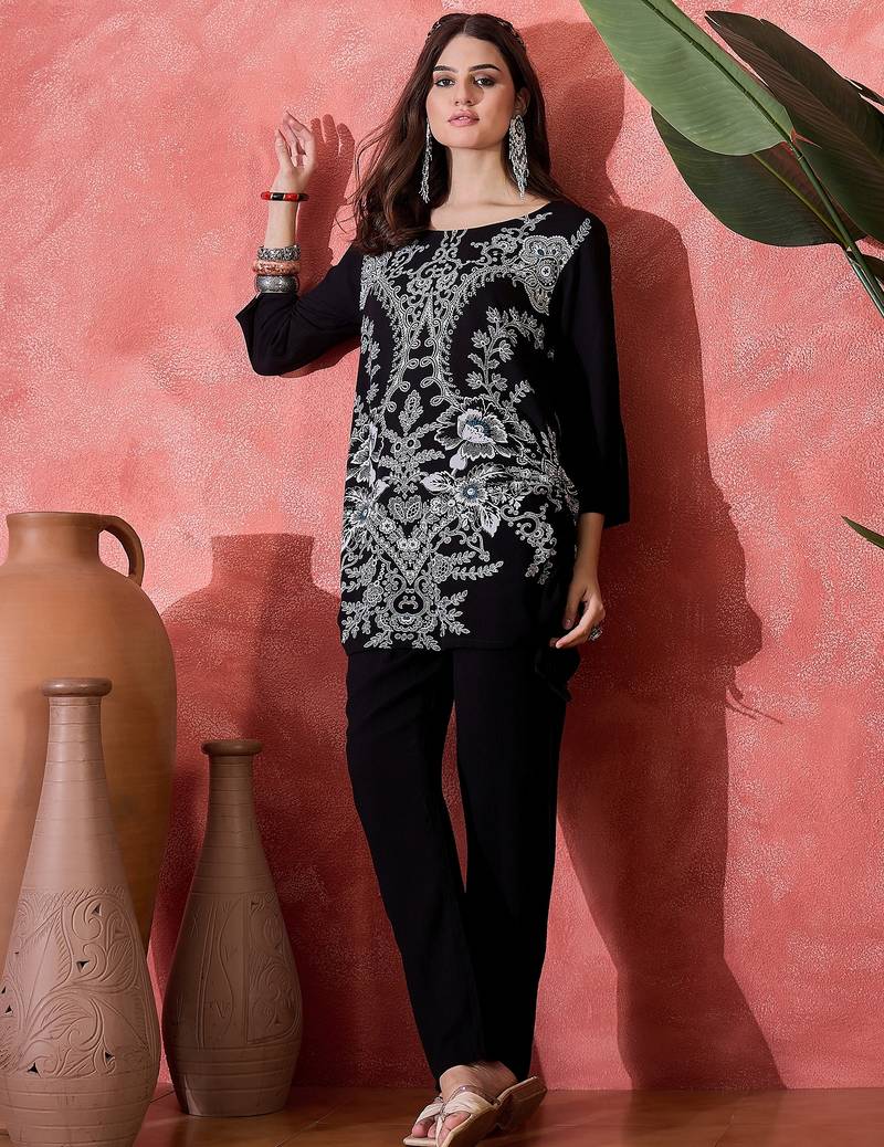 Floral printed round neck tunic & trouser