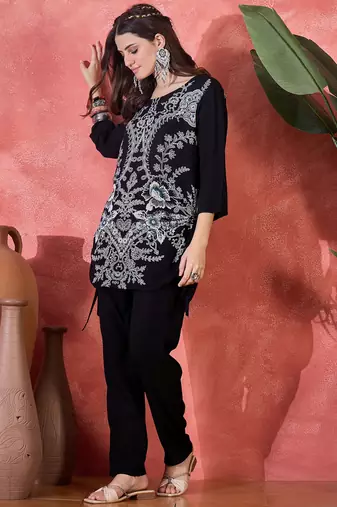 Floral printed round neck tunic & trouser