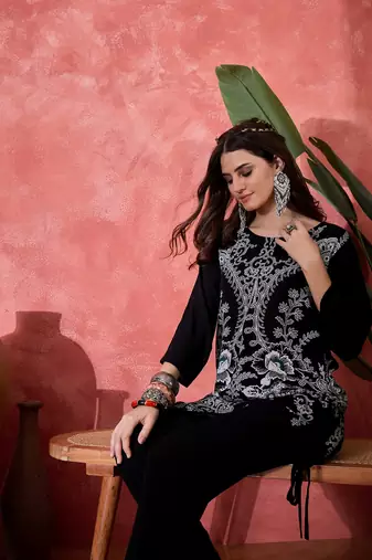 Floral printed round neck tunic & trouser