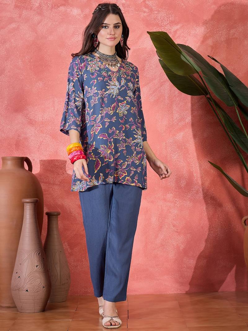 Floral printed v-neck tunic & trousers