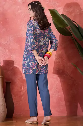 Floral printed v-neck tunic & trousers