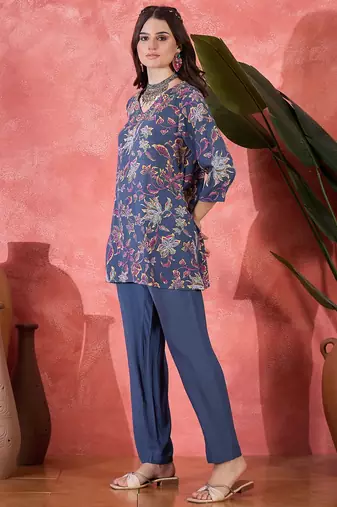 Floral printed v-neck tunic & trousers