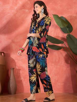 Floral printed v-neck tunic & trouser 2