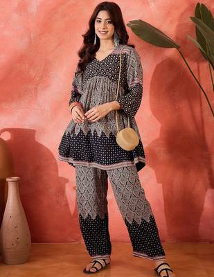 Printed v-neck top with trouser co-ords 1