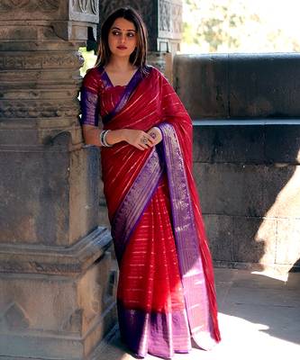 Luxurious crepe saree with intricate zari weaving 4