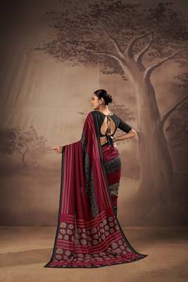Geometric printed poly mulmul cotton saree for everyday elegance 3