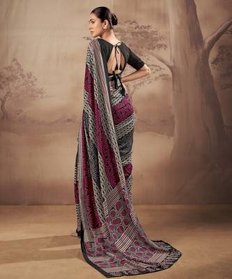 Geometric printed poly mulmul cotton saree for everyday elegance 3