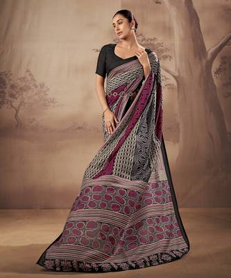 Geometric printed poly mulmul cotton saree for everyday elegance 4