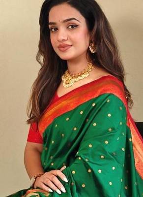 Green art silk  woven saree 3