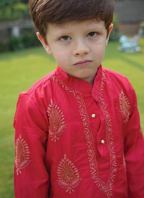 Red embroidered pure silk kurta set 3