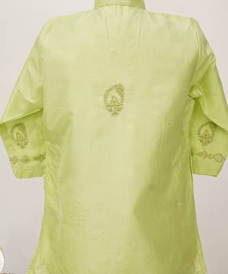 Green embroidered pure silk kurta set 4
