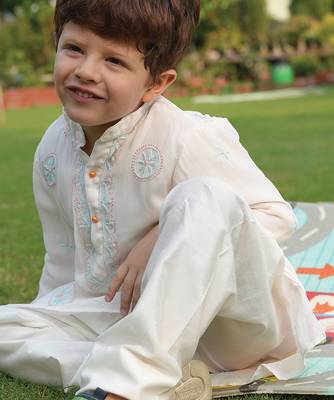 Pink embroidered georgette kurta set 2