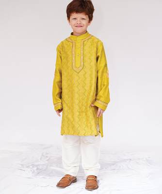 Green embroidered pure chanderi kurta set 1