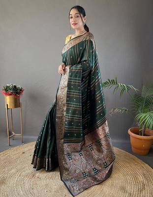 Green art silk  woven saree 2