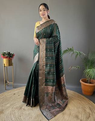 Green art silk  woven saree 3