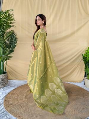 Mehendi art silk  woven saree 3