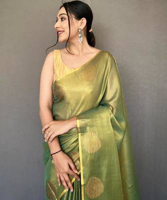 Green art silk  woven saree 4