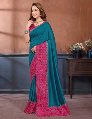 Teal vichitra silk bandhani patta stone work saree with contrast blouse piece 3