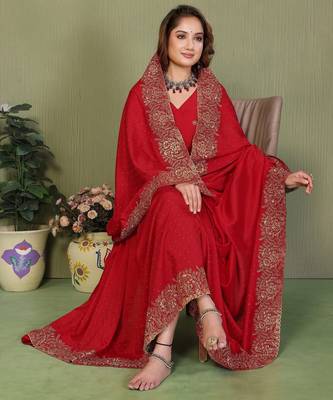 Teal vichitra silk bandhani patta stone work saree with contrast blouse piece 4