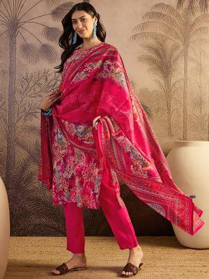 Printed boat neck kurta & trousers kurta sets 4