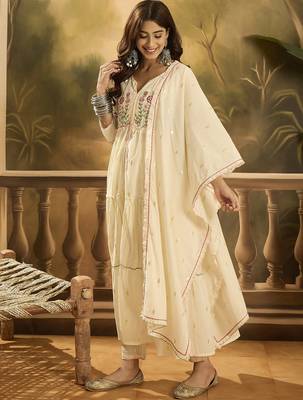 Women floral embroidered cotton kurta with trousers & dupatta 4