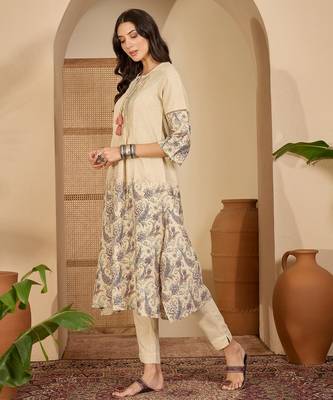 Floral printed round neck a-line kurta & trousers 4