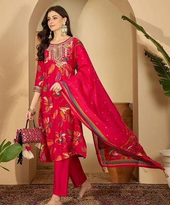 Women floral printed regular thread work kurta with trousers & with dupatta 3