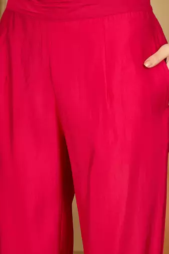 Women floral printed regular thread work kurta with trousers & with dupatta