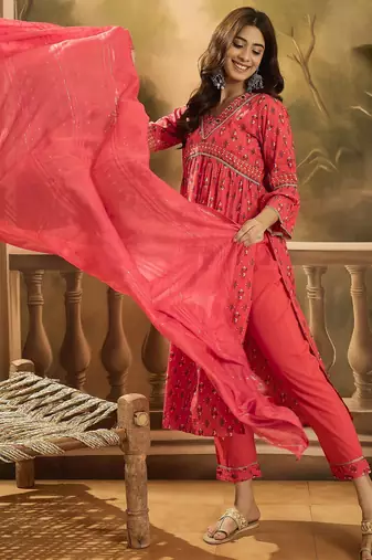 Women ethnic motifs printed cotton kurta with trousers & dupatta