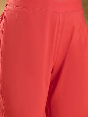 Women ethnic motifs printed cotton kurta with trousers & dupatta 4
