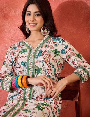 Women floral printed cotton kurta with trousers 5