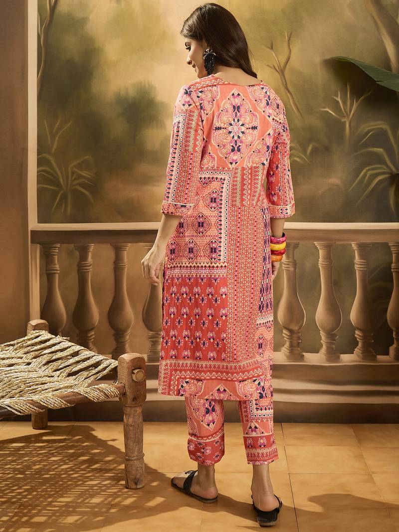 Women ethnic motifs printed cotton kurta with trousers