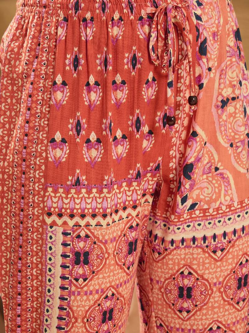 Women ethnic motifs printed cotton kurta with trousers