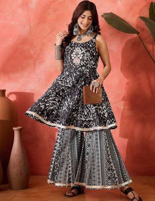 Women floral printed cotton kurta with palazzo 1